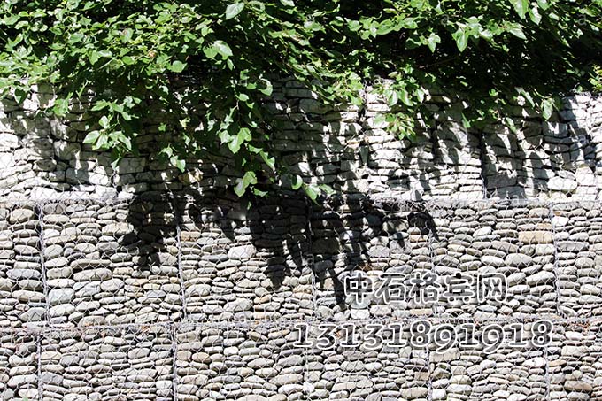護岸格賓石籠價格、生產(chǎn)廠家13131891918 護岸格賓石籠價格、生產(chǎn)廠家13131891918