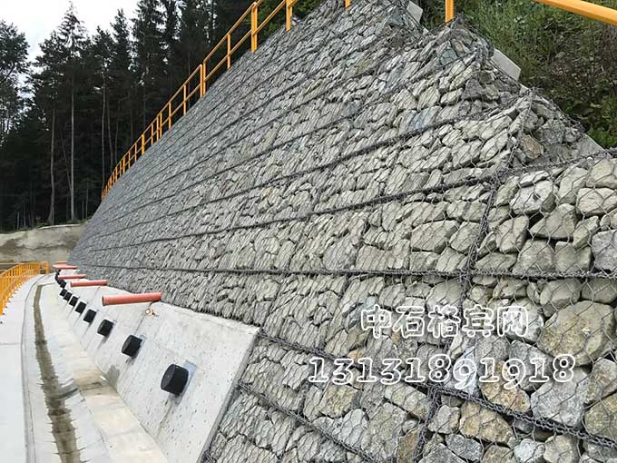 格賓石籠價(jià)格專(zhuān)業(yè)生產(chǎn)基地13131891918 格賓石籠價(jià)格專(zhuān)業(yè)生產(chǎn)基地13131891918